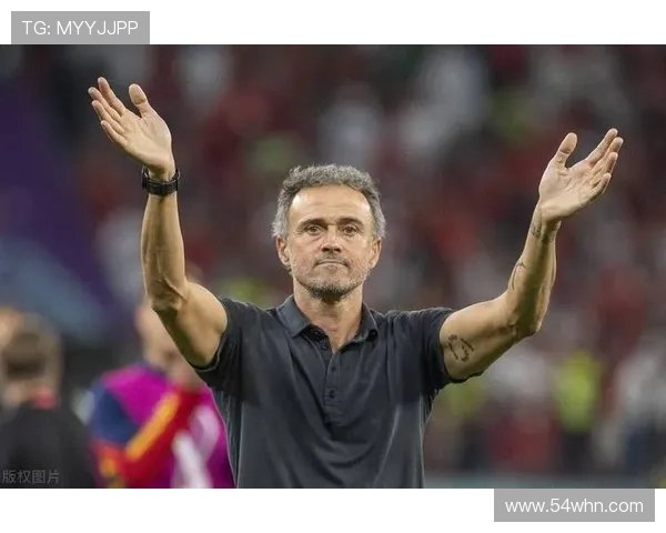 纳塞尔突入恩里克采访现场盛赞他为世界最佳教练震撼全场